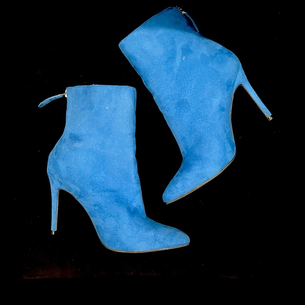 NWOT Fashion Nova Suede Booties